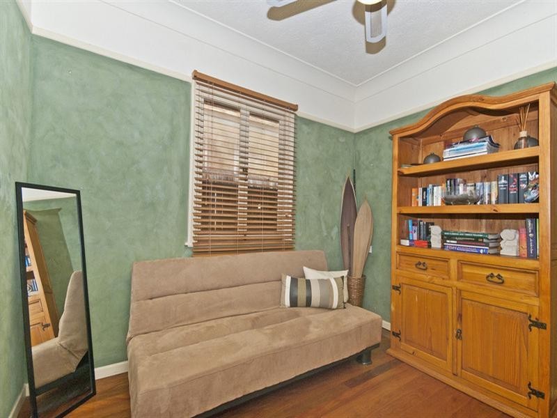 141 Laguna Avenue, Palm Beach QLD 4221