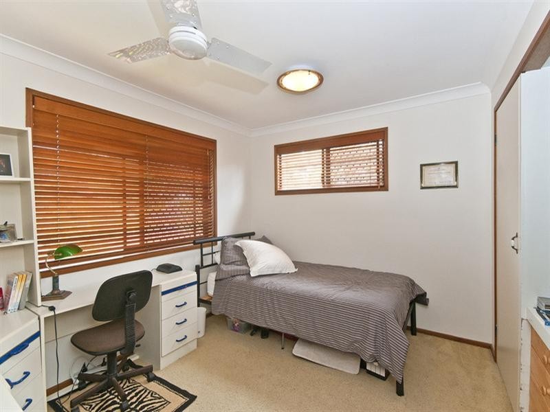 50 Bronzewing Close, Elanora QLD 4221