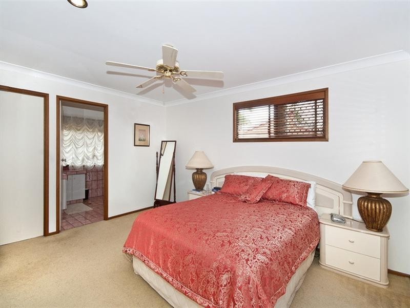 50 Bronzewing Close, Elanora QLD 4221