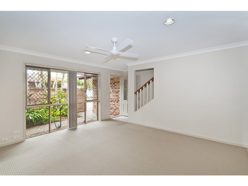 2/6-8 Cupania Place, Elanora QLD 4221