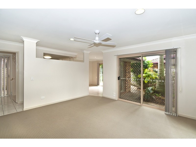 2/6-8 Cupania Place, Elanora QLD 4221