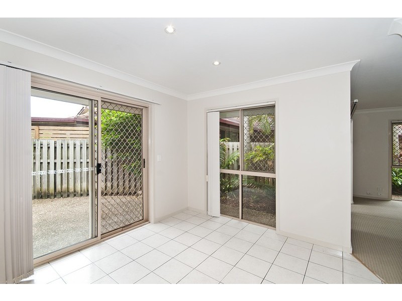 2/6-8 Cupania Place, Elanora QLD 4221