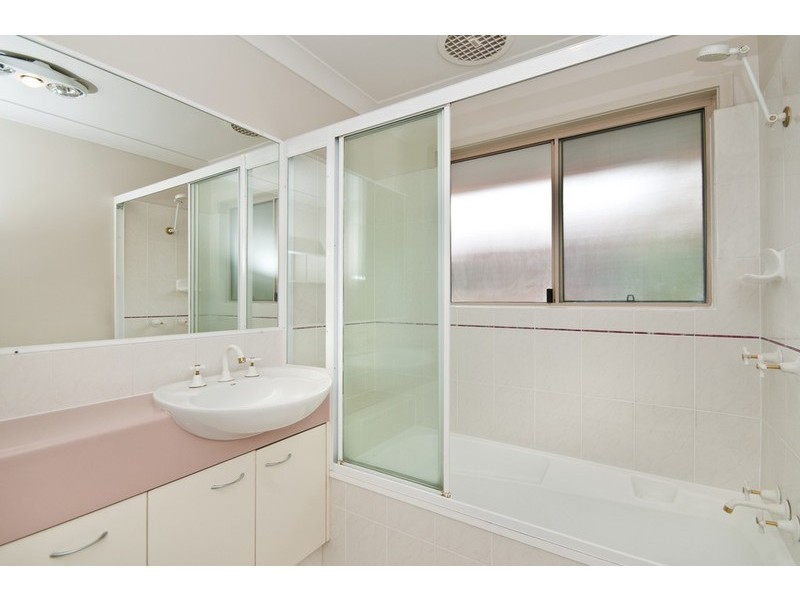 2/6-8 Cupania Place, Elanora QLD 4221