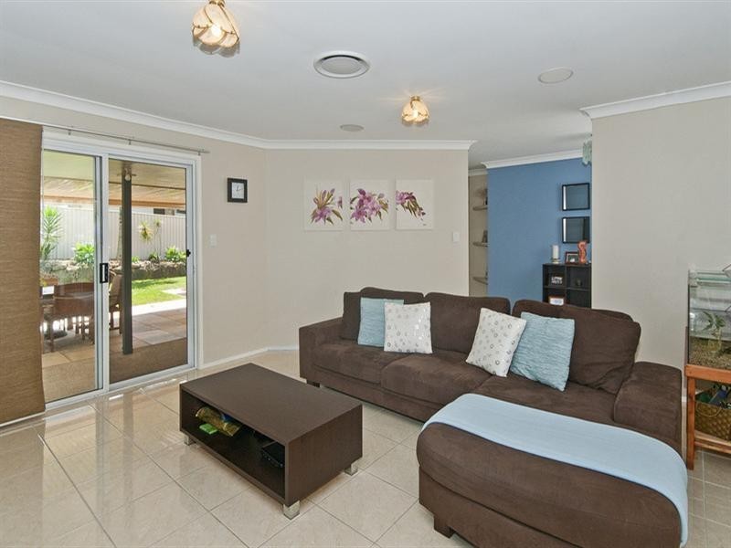 100 Ware Drive, Currumbin Waters QLD 4223