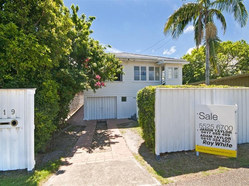 19 Fourteenth Avenue, Palm Beach QLD 4221
