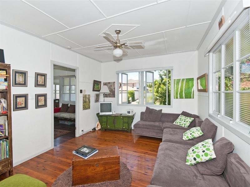 19 Fourteenth Avenue, Palm Beach QLD 4221