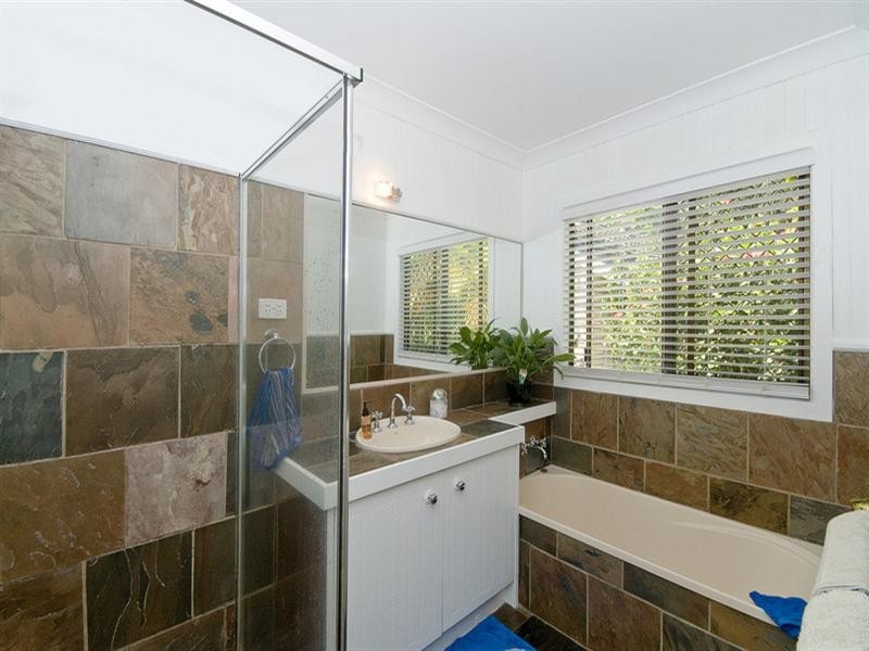 22 Hoffschildt Drive, Currumbin Waters QLD 4223
