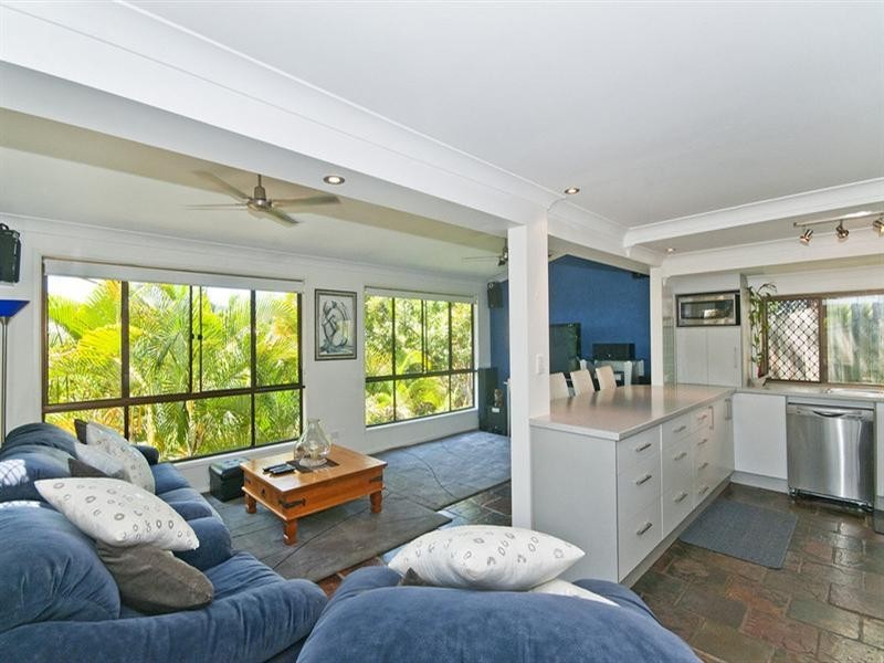 22 Hoffschildt Drive, Currumbin Waters QLD 4223