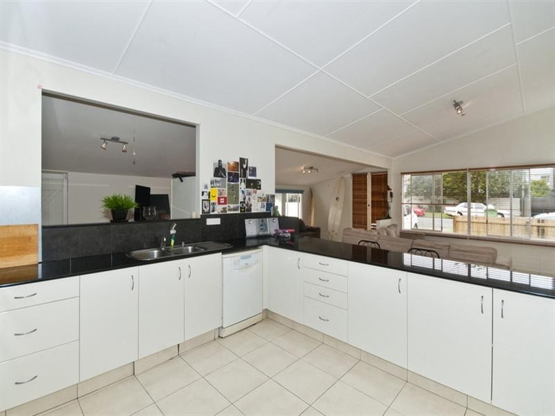 90 Seagull Avenue, Mermaid Beach QLD 4218