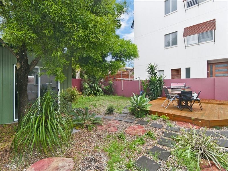 90 Seagull Avenue, Mermaid Beach QLD 4218