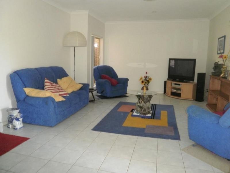 30 Tussock Crescent, Elanora QLD 4221