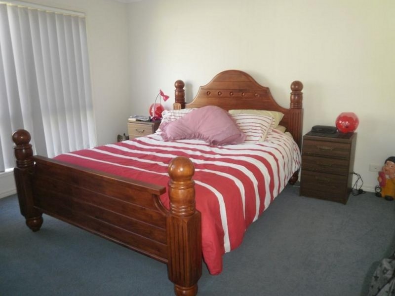 30 Tussock Crescent, Elanora QLD 4221