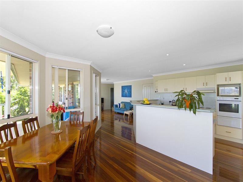 18 Hibertia Avenue, Elanora QLD 4221