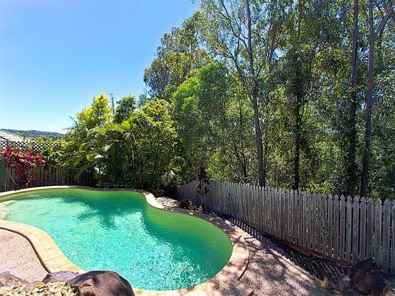 18 Hibertia Avenue, Elanora QLD 4221