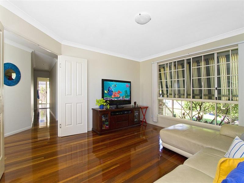 18 Hibertia Avenue, Elanora QLD 4221