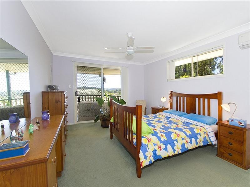 18 Hibertia Avenue, Elanora QLD 4221