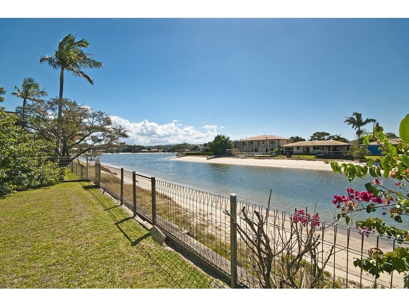 11 Marlin Court, Palm Beach QLD 4221