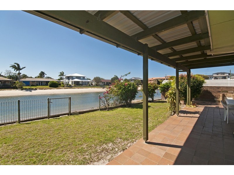 11 Marlin Court, Palm Beach QLD 4221