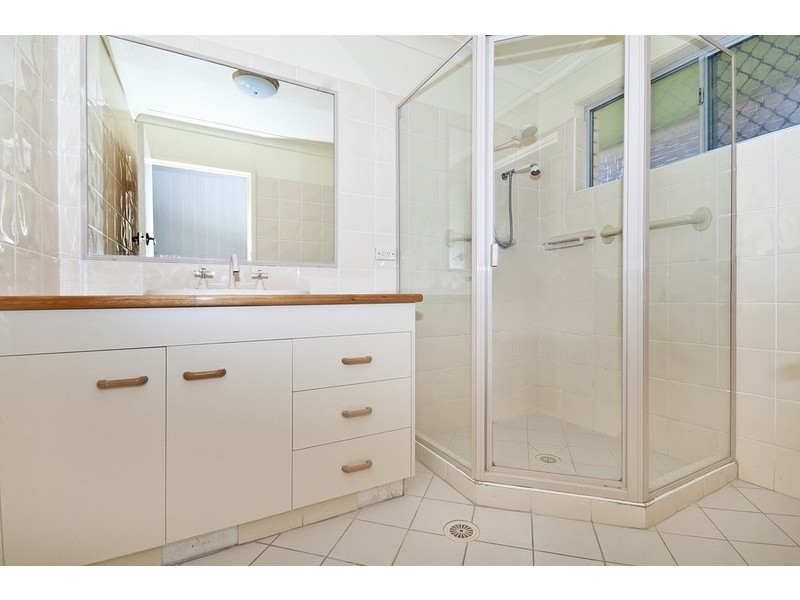 11 Marlin Court, Palm Beach QLD 4221