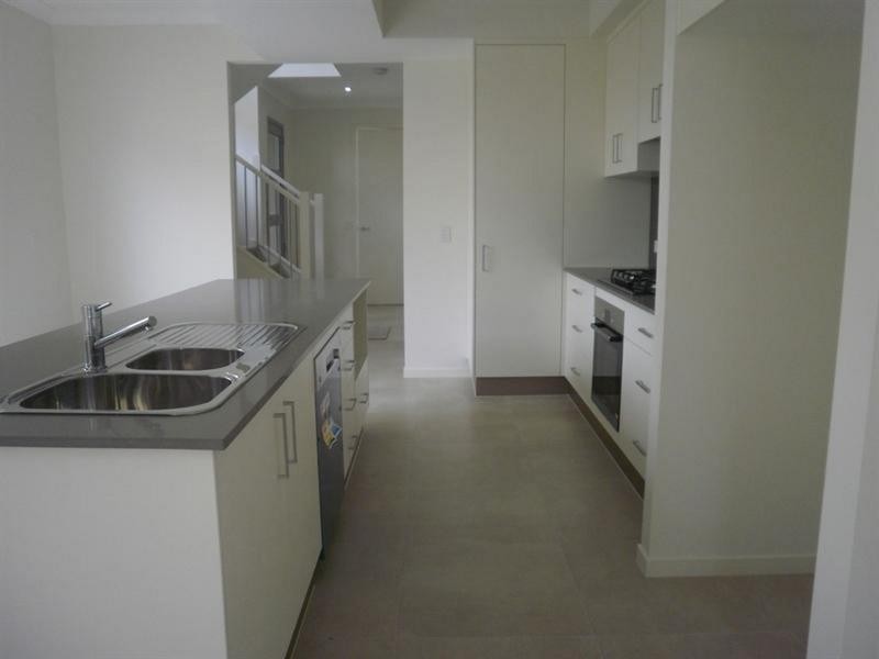 2/98 Leyte Avenue, Palm Beach QLD 4221