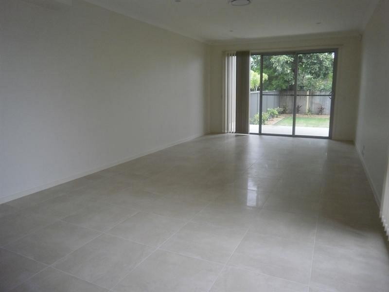 2/98 Leyte Avenue, Palm Beach QLD 4221