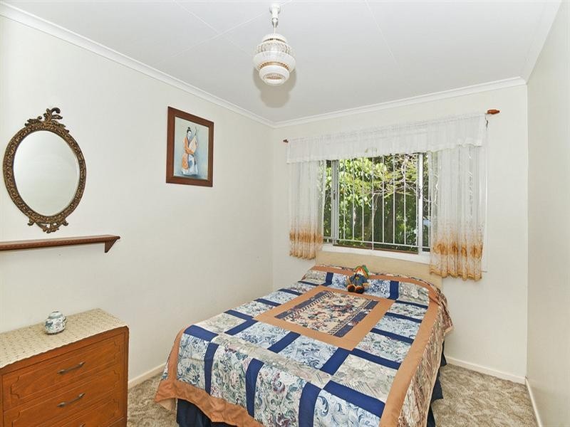 60 Laguna Avenue, Palm Beach QLD 4221
