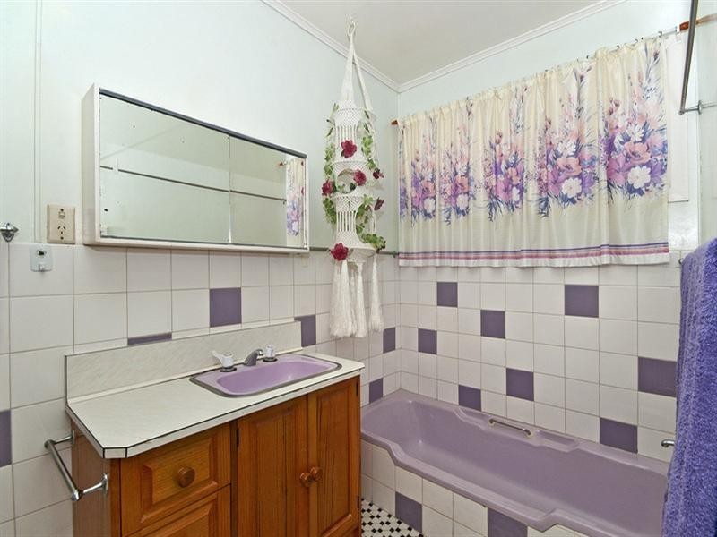 60 Laguna Avenue, Palm Beach QLD 4221