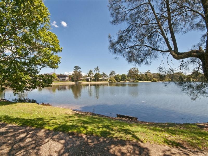 60 Laguna Avenue, Palm Beach QLD 4221