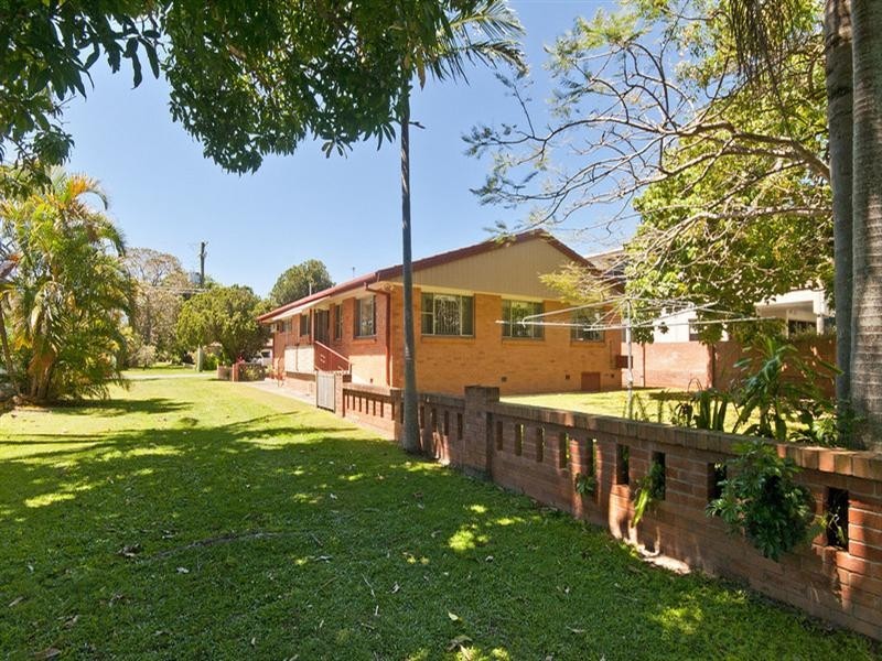 60 Laguna Avenue, Palm Beach QLD 4221