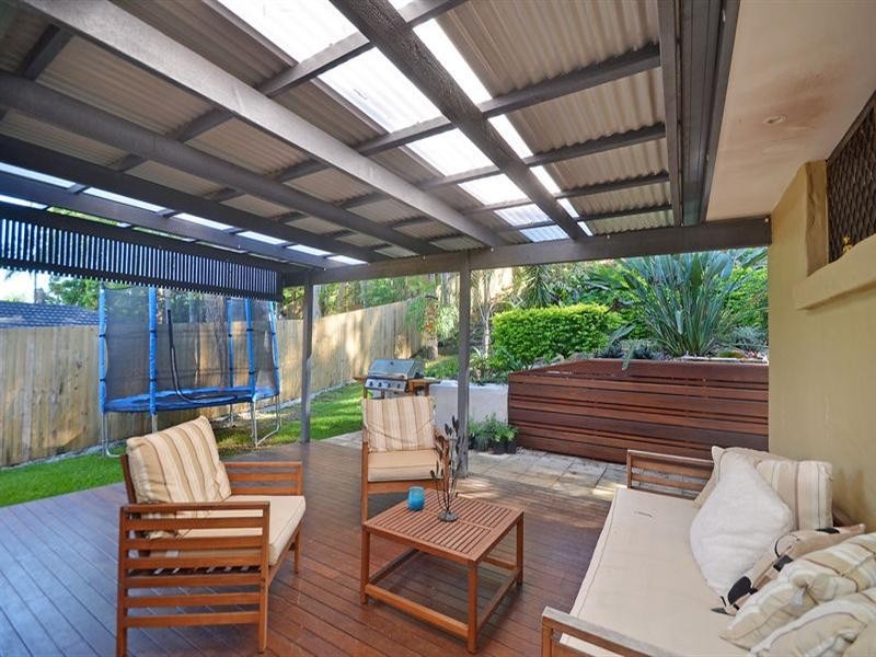 16 Fatsia Court, Elanora QLD 4221