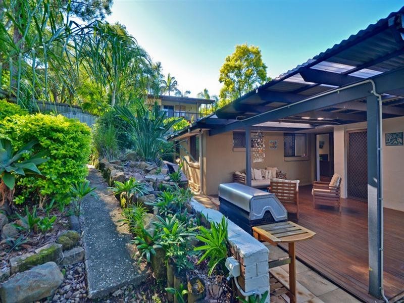 16 Fatsia Court, Elanora QLD 4221