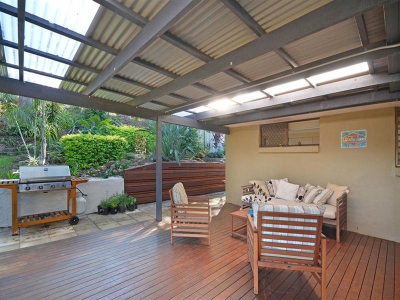 16 Fatsia Court, Elanora QLD 4221