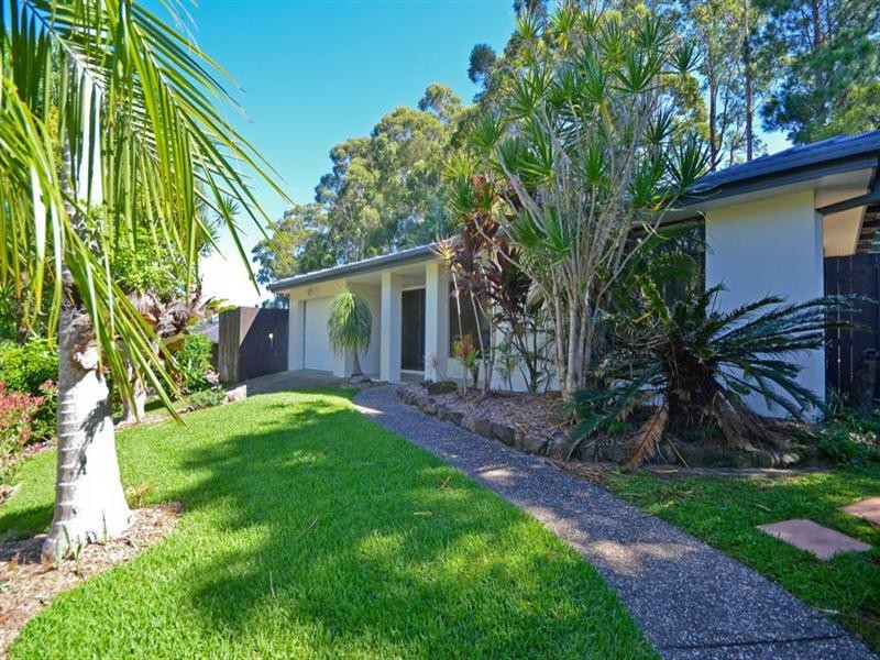 16 Fatsia Court, Elanora QLD 4221