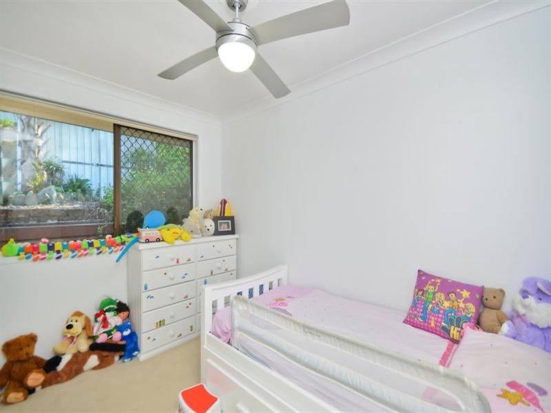 16 Fatsia Court, Elanora QLD 4221