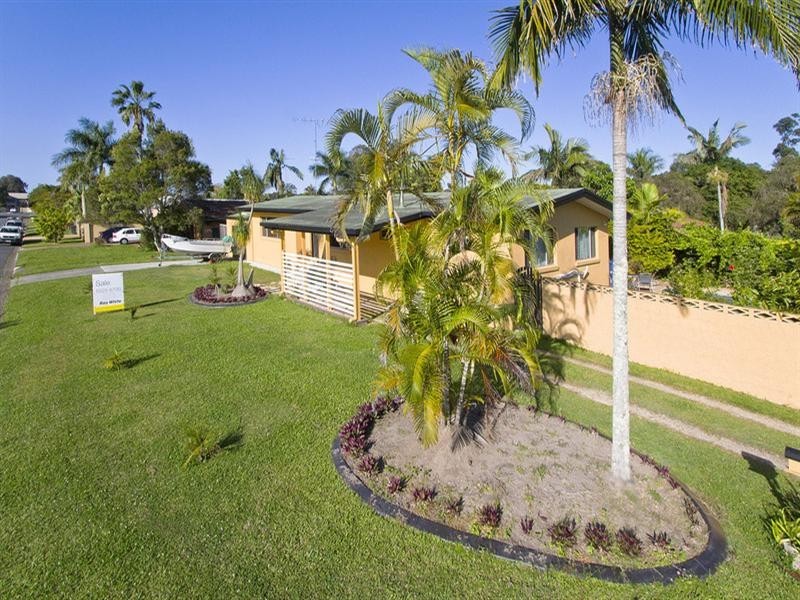 33 Whitsunday Drive, Currumbin Waters QLD 4223