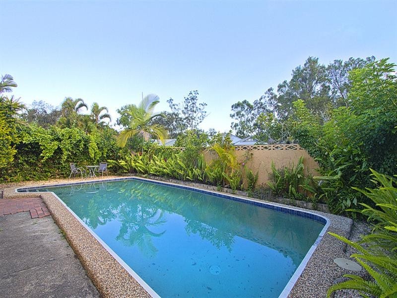 33 Whitsunday Drive, Currumbin Waters QLD 4223