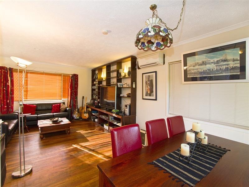 33 Whitsunday Drive, Currumbin Waters QLD 4223