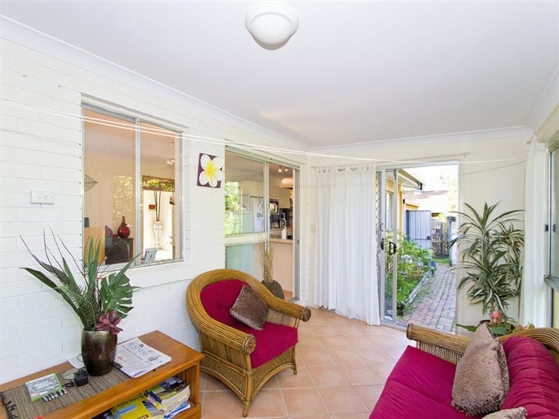 33 Whitsunday Drive, Currumbin Waters QLD 4223