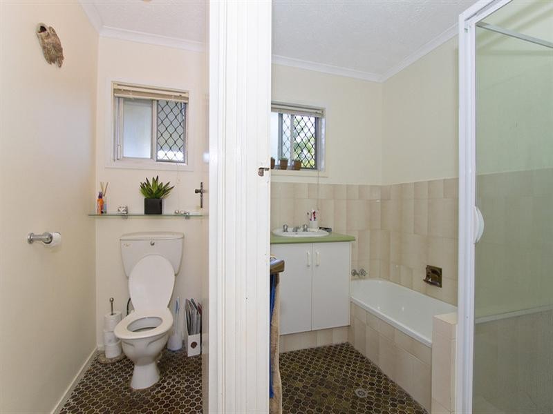 33 Whitsunday Drive, Currumbin Waters QLD 4223