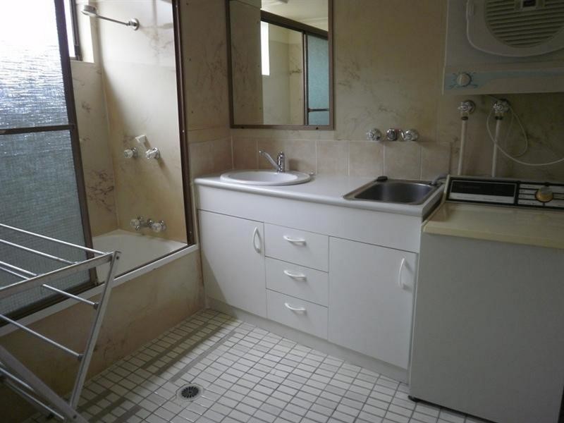 3/2 Twenty Eighth Avenue, Palm Beach QLD 4221