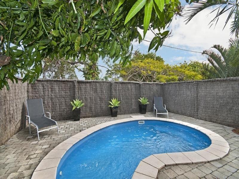 4 Chirn Lane, Labrador QLD 4215