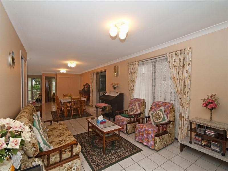 129 Currumbin Creek Road, Currumbin Waters QLD 4223