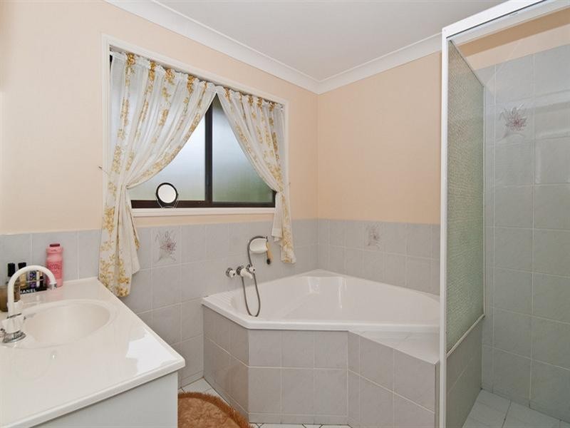 129 Currumbin Creek Road, Currumbin Waters QLD 4223