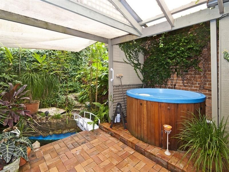 2 Exmouth Court, Elanora QLD 4221