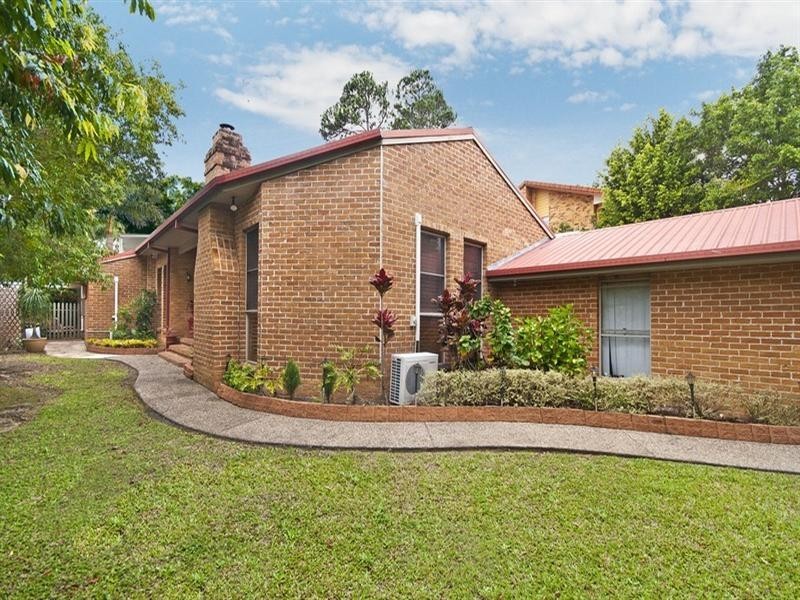 2 Exmouth Court, Elanora QLD 4221