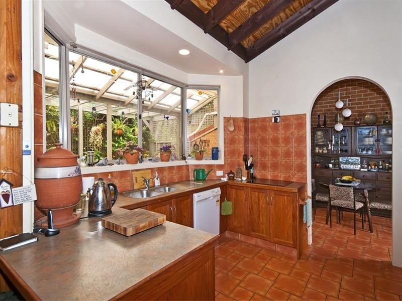 2 Exmouth Court, Elanora QLD 4221