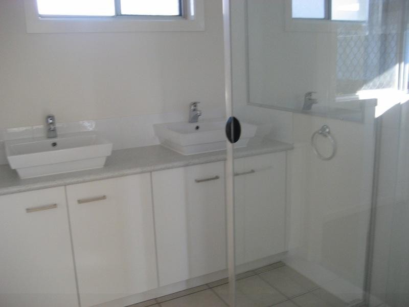 2/5 Parnki Parade, Palm Beach QLD 4221