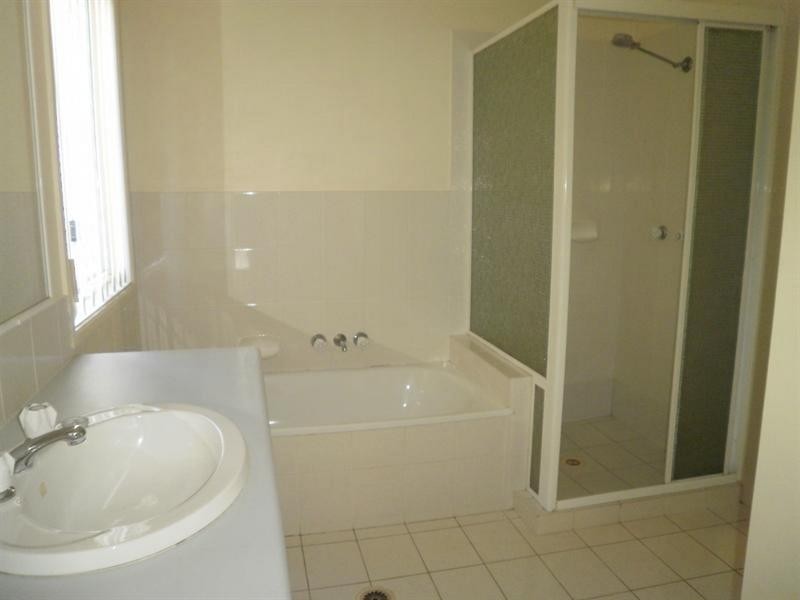 17 Banksiadale Close, Elanora QLD 4221