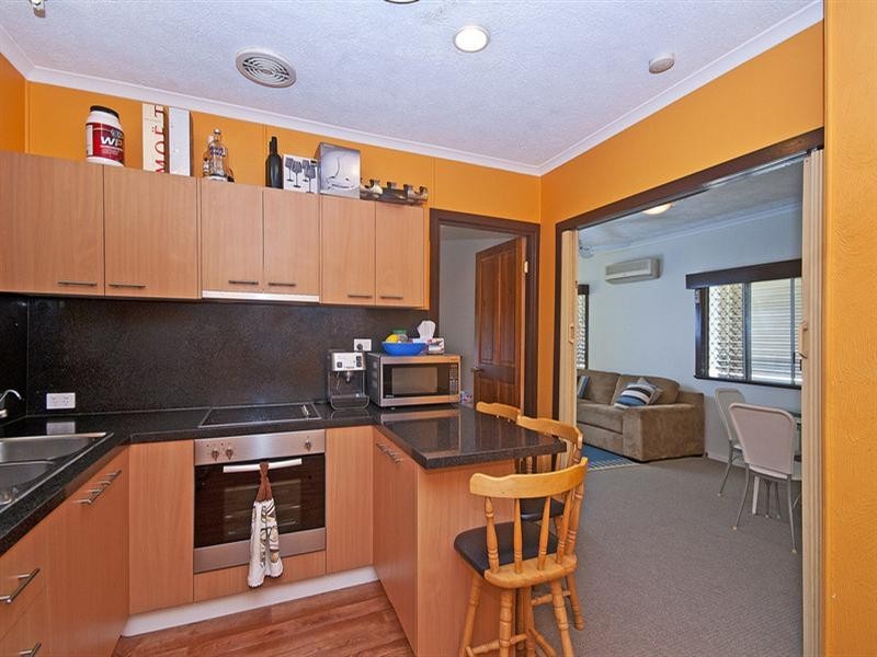 41 Sixth Avenue, Palm Beach QLD 4221