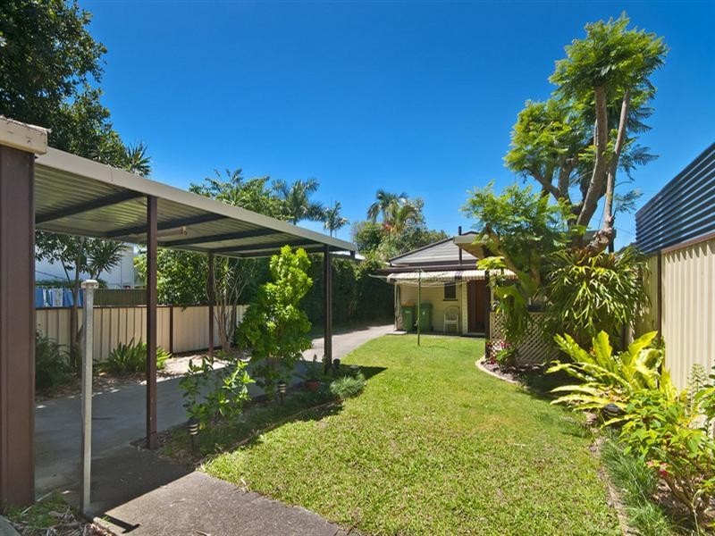 41 Sixth Avenue, Palm Beach QLD 4221